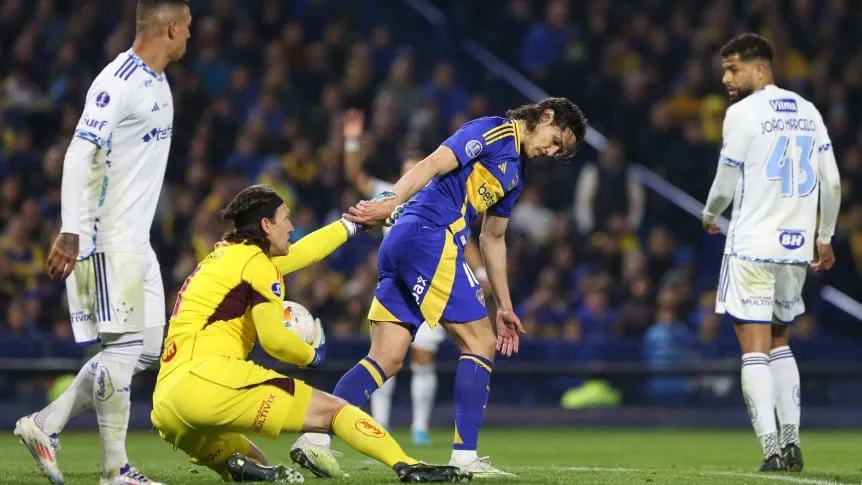 Henrique's early goal gave Cruzeiro a perfect start, and Walace doubled their lead in the 22nd minute